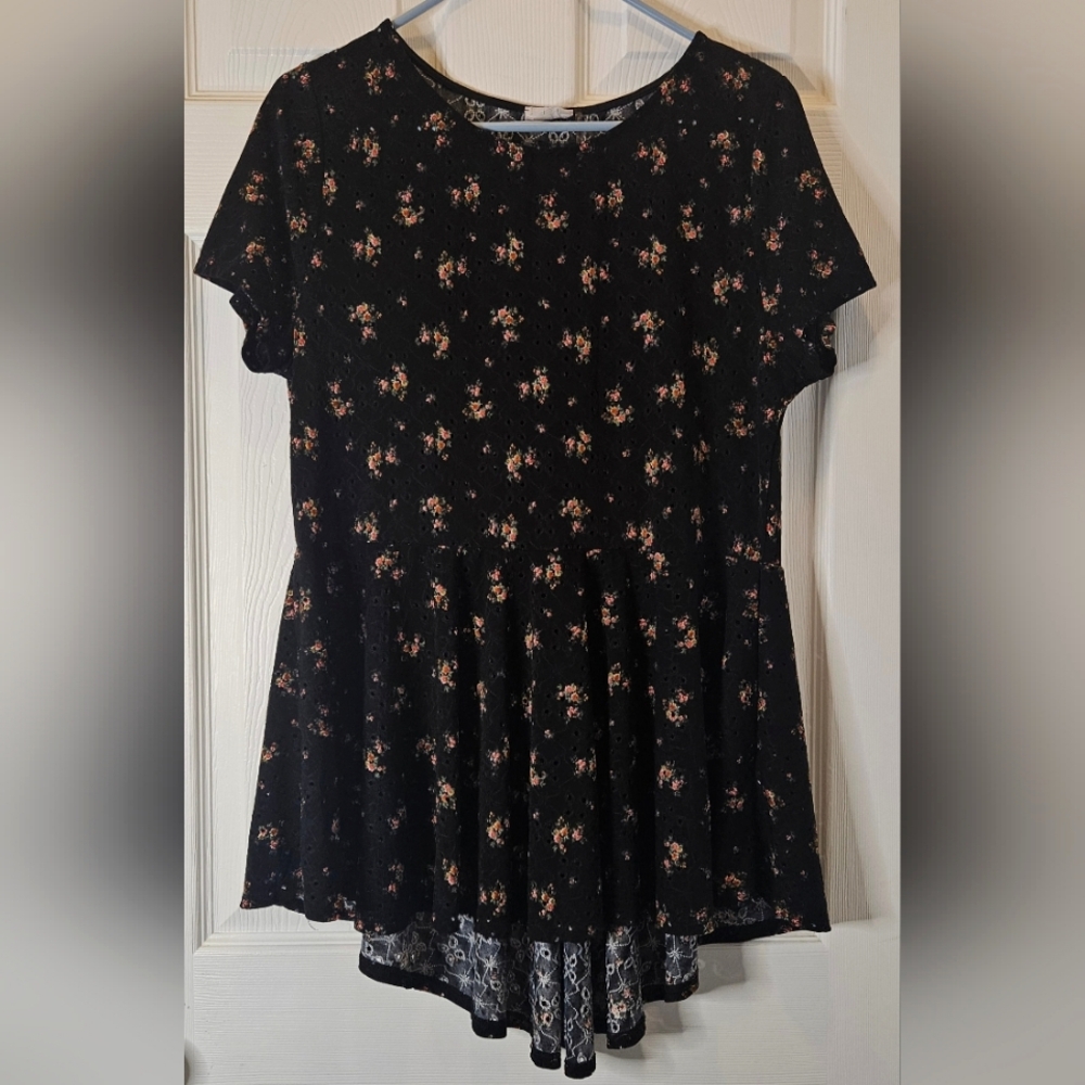 Trendy IS Eyelet Blouse